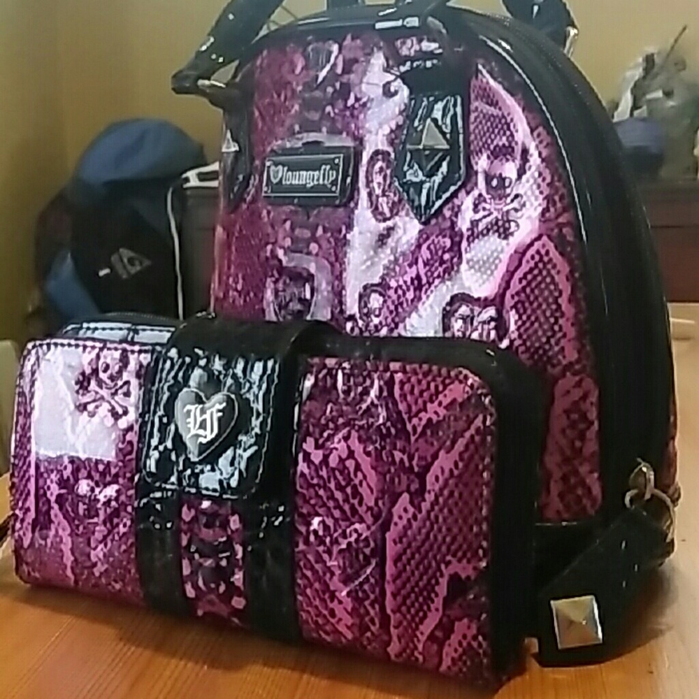 Loungefly purse and wallet
